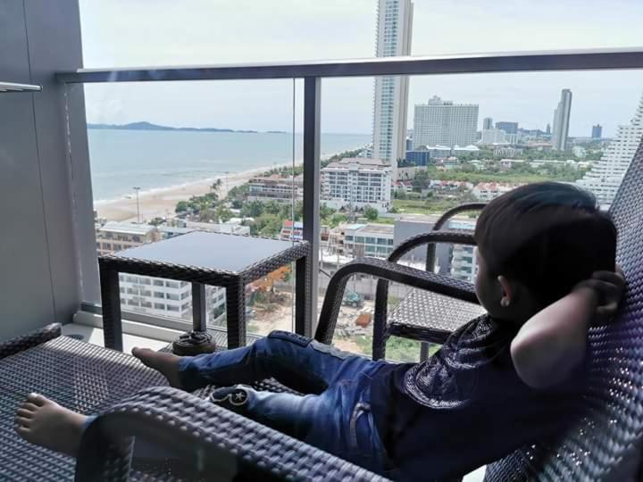 Kuno - 2Br, Beachfront Jomtien ภายนอก รูปภาพ