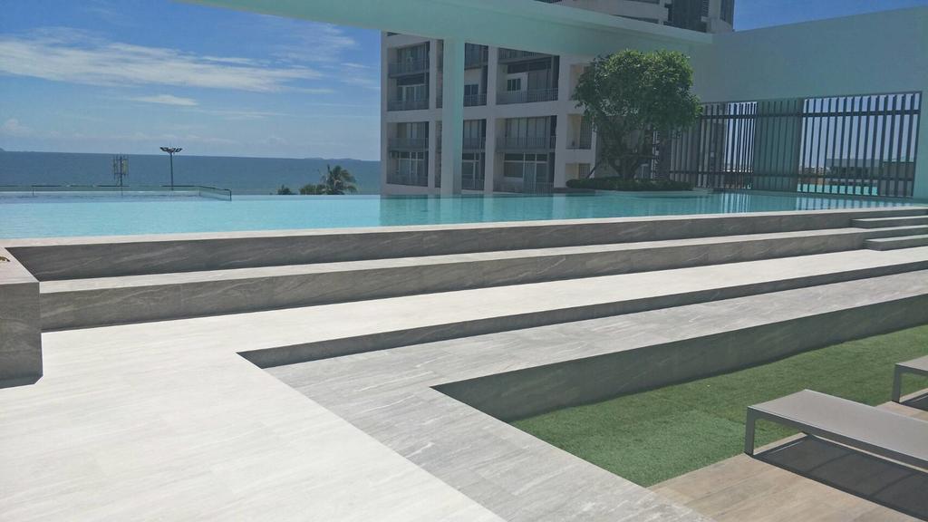 Kuno - 2Br, Beachfront Jomtien ภายนอก รูปภาพ