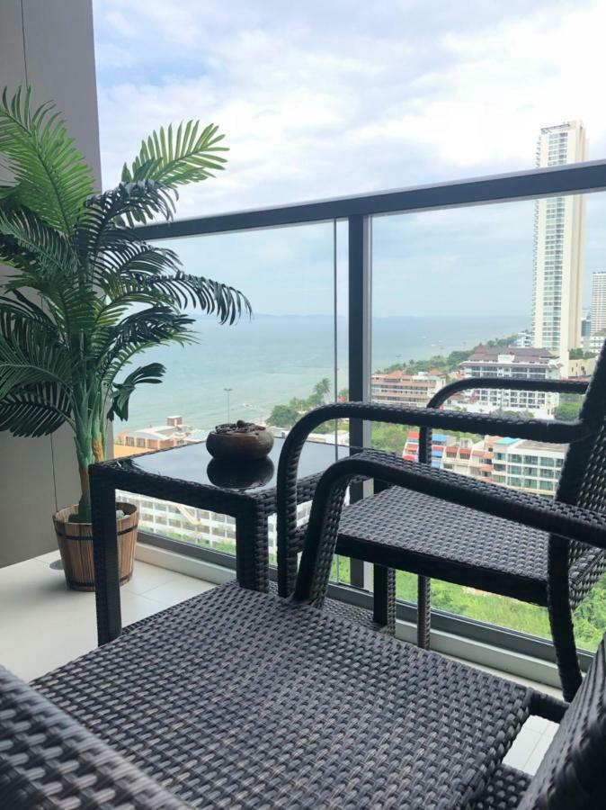 Kuno - 2Br, Beachfront Jomtien ภายนอก รูปภาพ